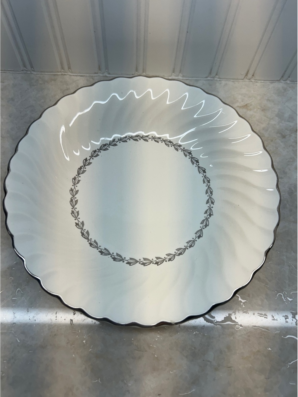 Vintage Homer Laughlin Arcadia Dinner Plate –Swirl Rim with Platinum Laurel Ring